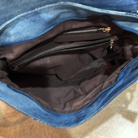 Womens purse it looks like denim but its not it has rhinestones and chain fringe - Picture 5 of 9